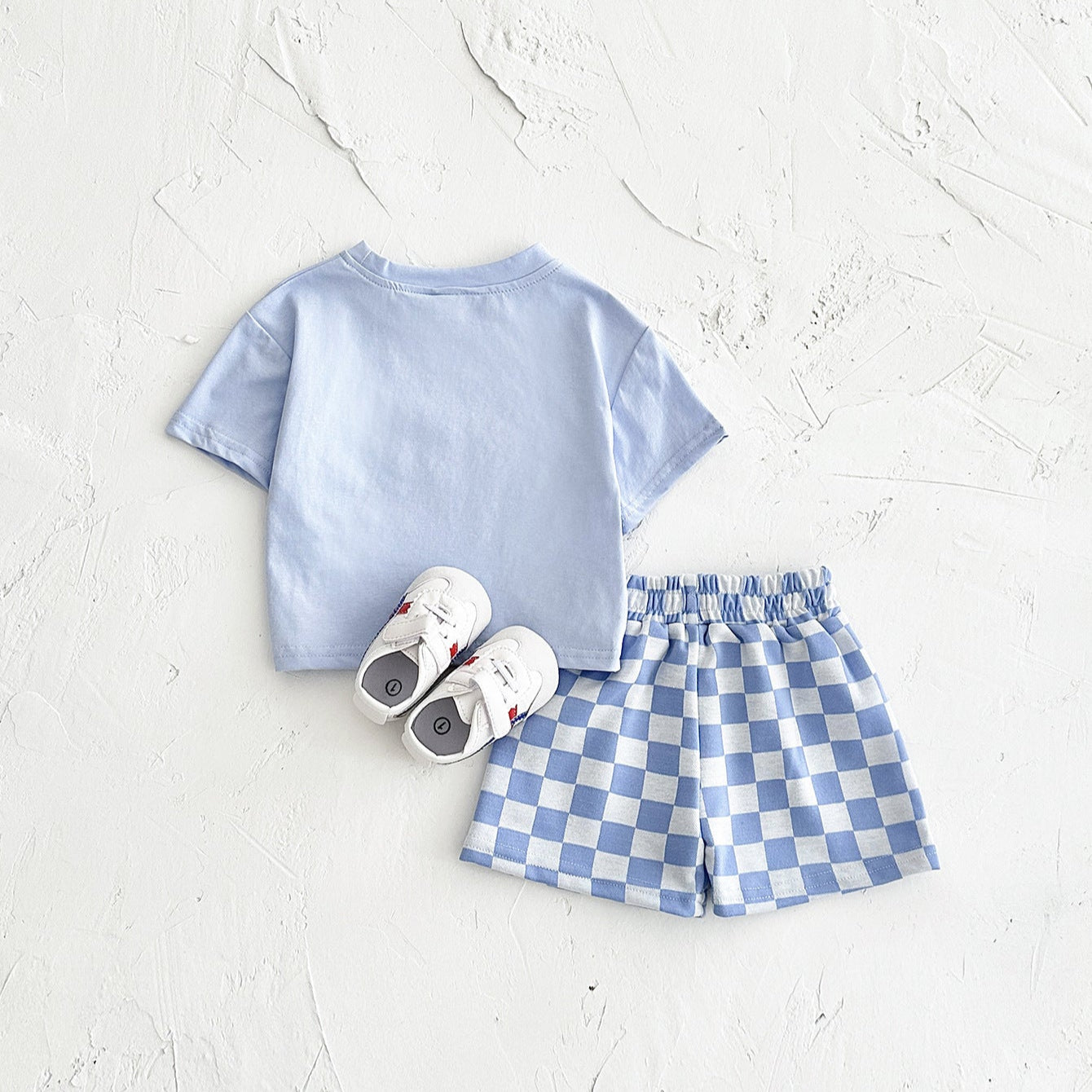 Cute Two-Piece Outfit with Korean Streetwear Vibes